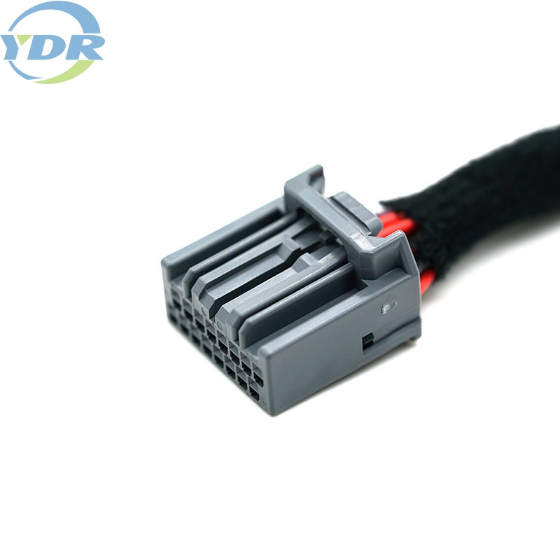 Qual é a diferença entre um chicote de fios e um conjunto de cabos?